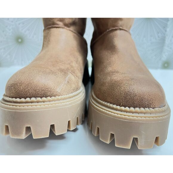 DV Dolce Vita Women's Lonny faux suede tan ankle boot. Size 8.5. NWOT - Picture 2 of 7